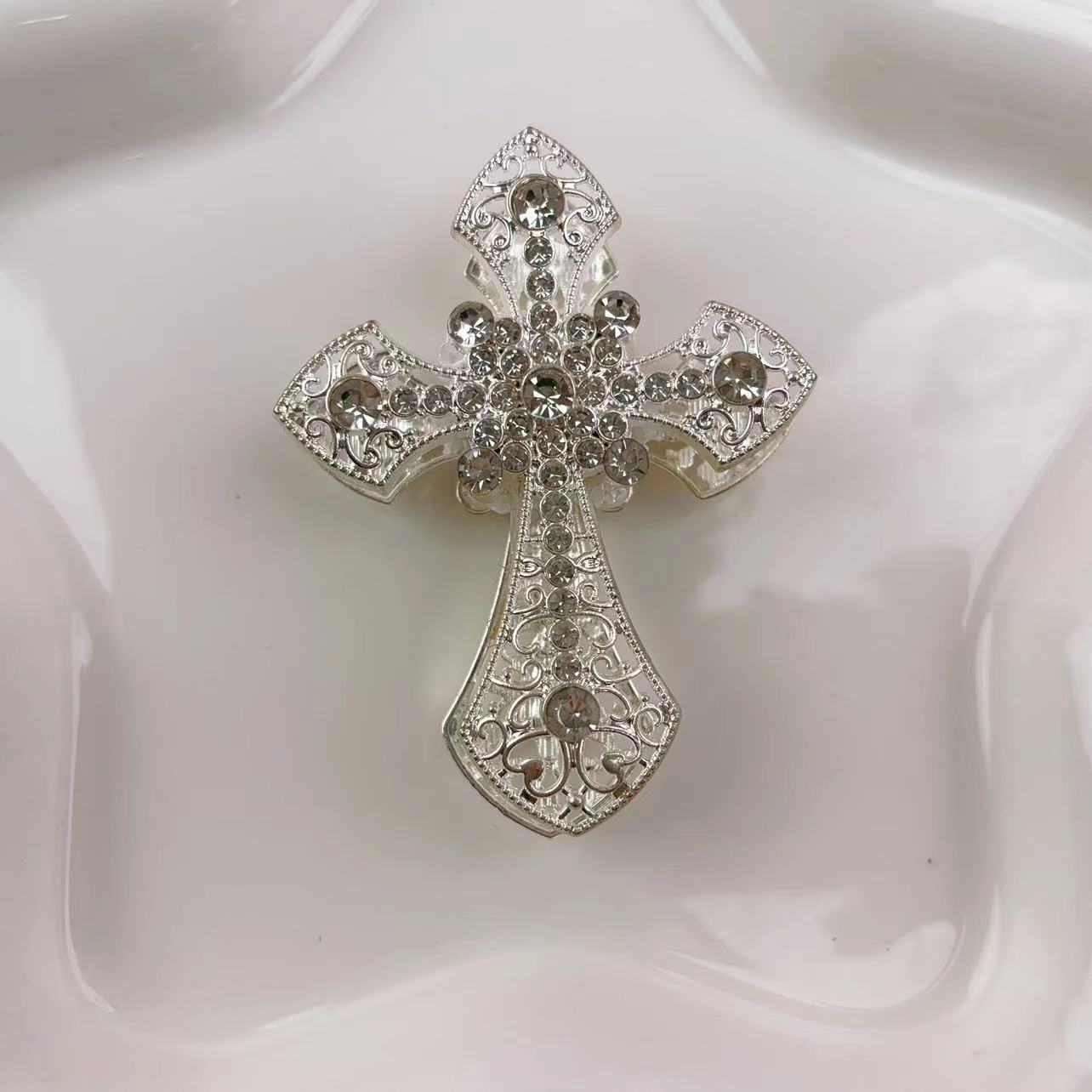 NEW【B239】Diamond cross